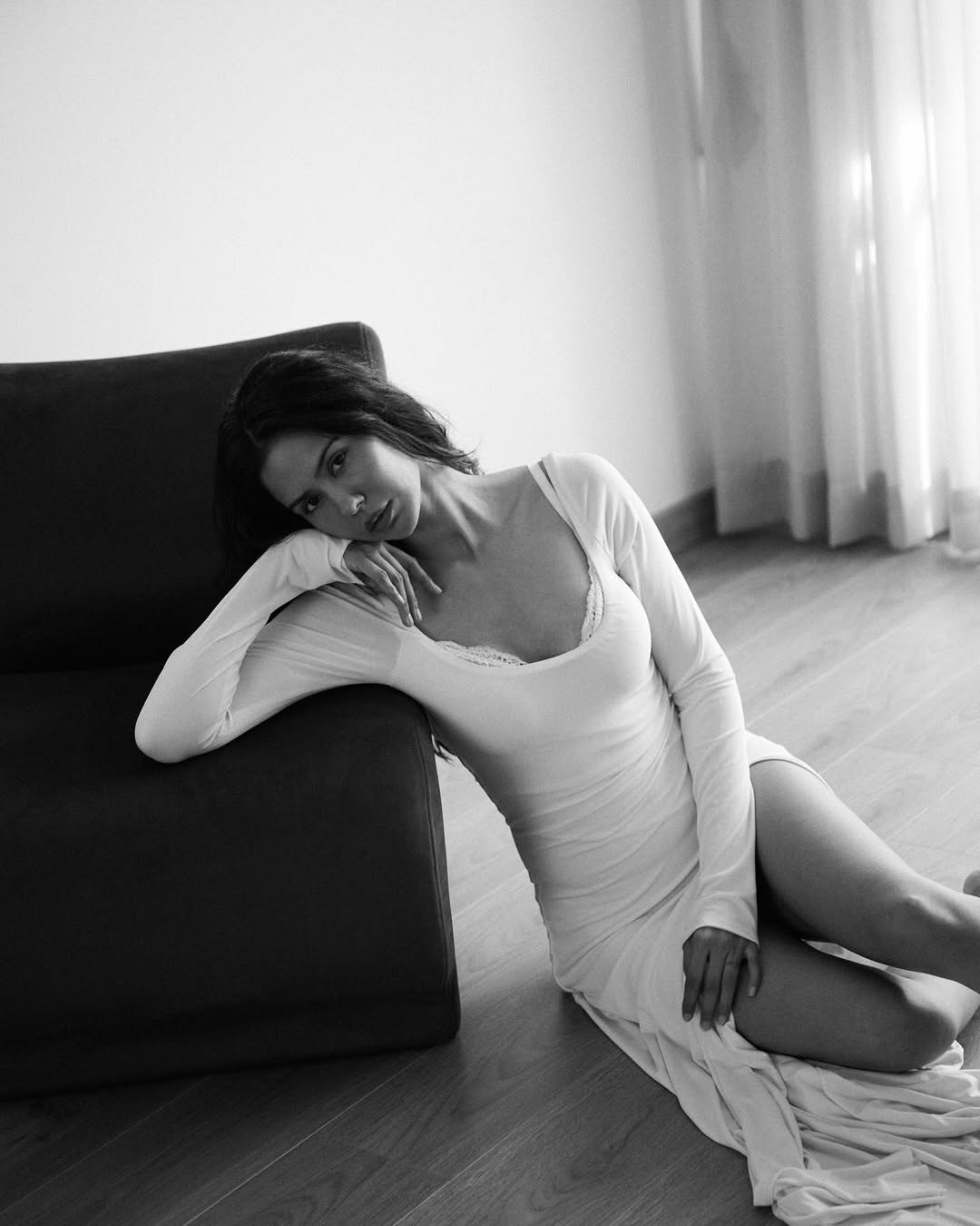 Sonam Bajwas Elegant look: A Perfect Blend of Glamour and Elegance Sonam Bajwas Elegant look: A Perfect Blend of Glamour and Elegance