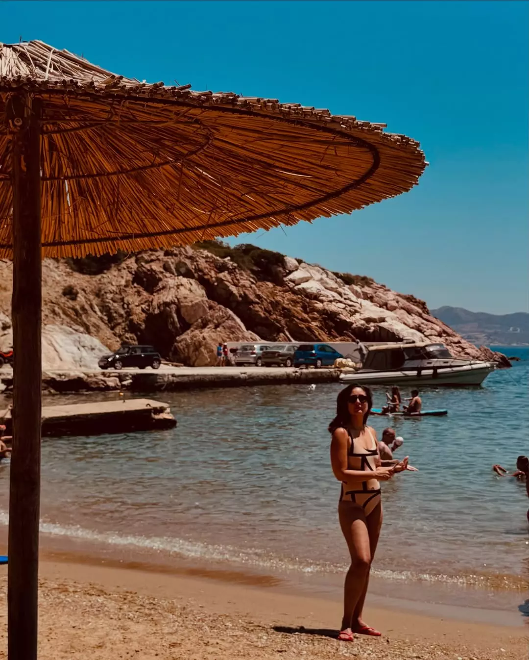 Kareena Kapoor Steals Show in a Black Gown at Dubai Event Kareena Kapoor Steals Show in a Black Gown at Dubai Event