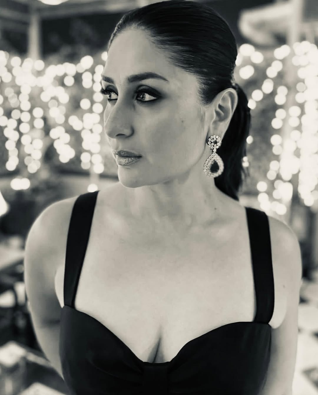 Kareena Kapoor Steals Show in a Black Gown at Dubai Event