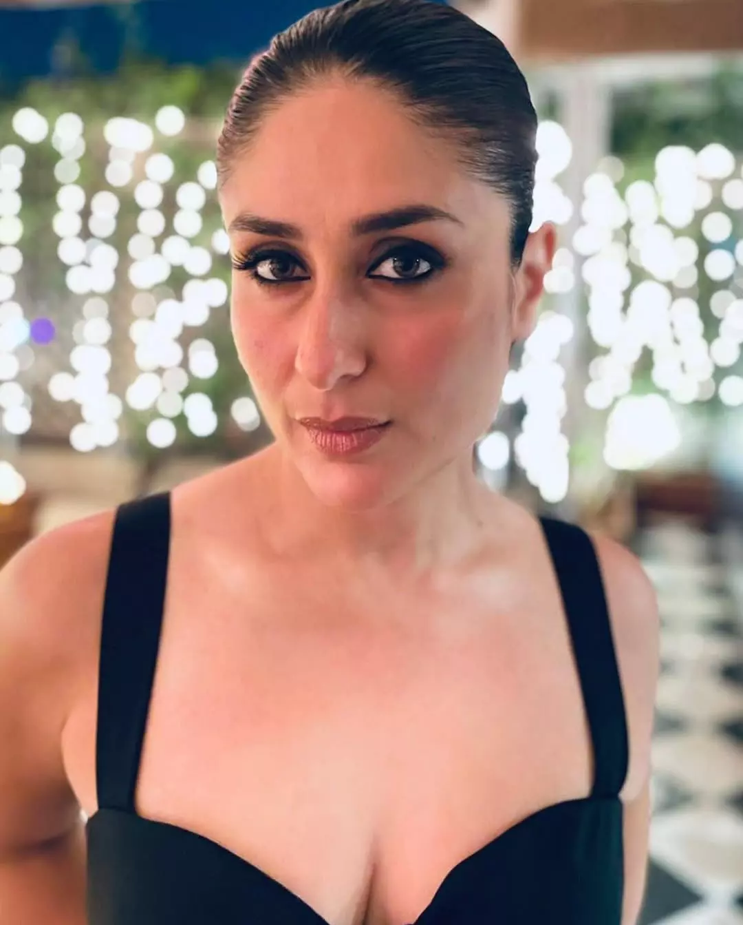 Kareena Kapoor Steals Show in a Black Gown at Dubai Event Kareena Kapoor Steals Show in a Black Gown at Dubai Event