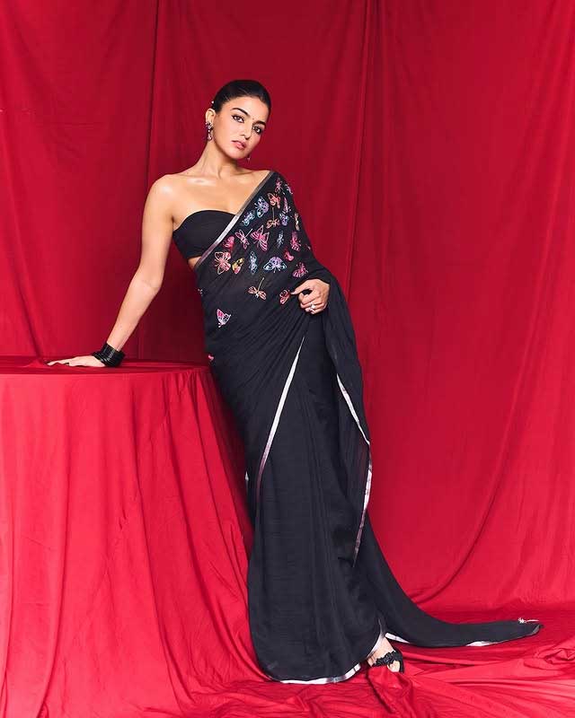 Wamiqa Gabbi Slays in Sarees: Elegance Meets Tradition!”