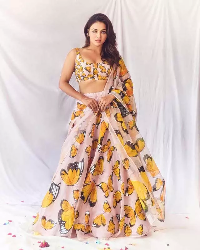Wamiqa Gabbi Slays in Sarees: Elegance Meets Tradition!” Wamiqa Gabbi Slays in Sarees: Elegance Meets Tradition!”