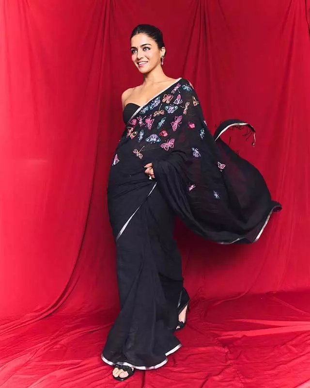 Wamiqa Gabbi Slays in Sarees: Elegance Meets Tradition!”