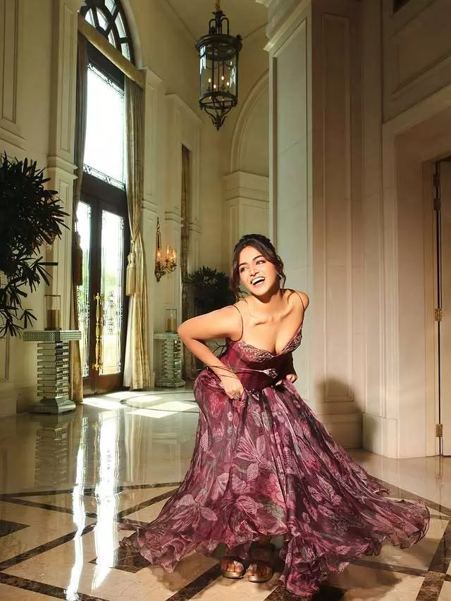 Wamiqa Gabbi Slays in Sarees: Elegance Meets Tradition!”