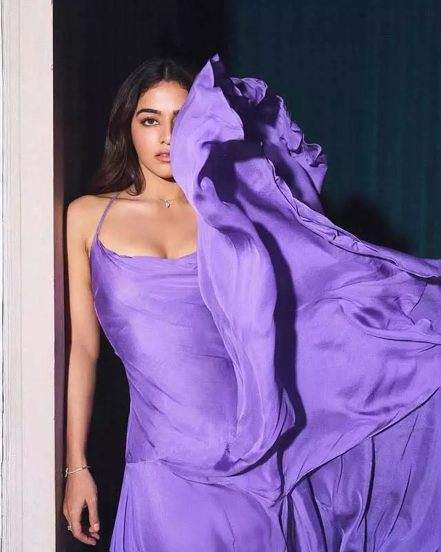 Wamiqa Gabbi Slays in Sarees: Elegance Meets Tradition!”