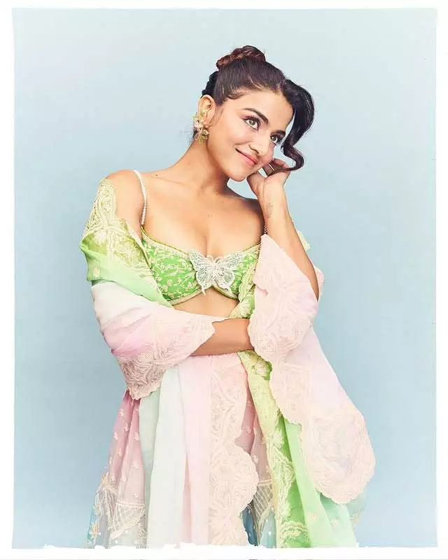 Wamiqa Gabbi Slays in Sarees: Elegance Meets Tradition!”