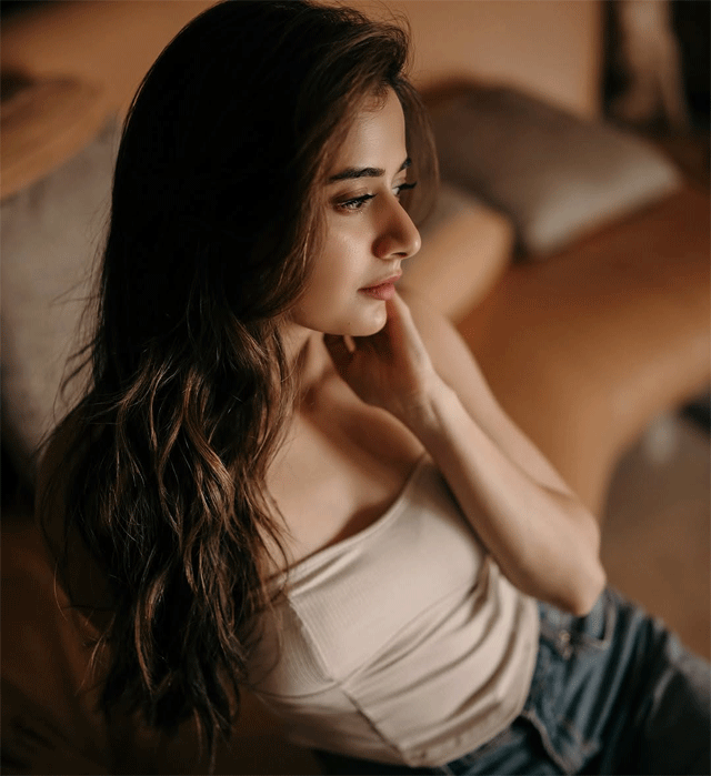 Ashika Ranganath’s October Aesthetic Look Ashika Ranganath’s October Aesthetic Look