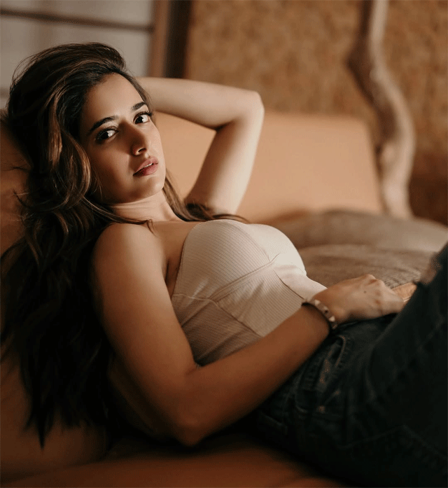 Ashika Ranganath’s October Aesthetic Look Ashika Ranganath’s October Aesthetic Look