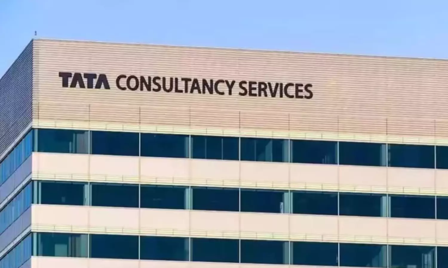 టీసీఎస్ మెగా డేటా సెంటర్ : విశాఖకు మరో లక్ష కోట్ల పెట్టుబడి!!