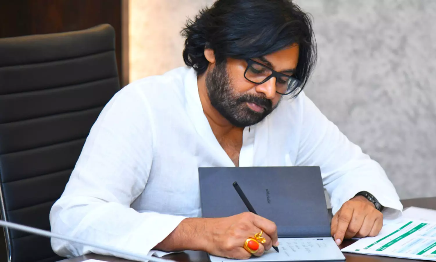 పంచాయతీ పాలనపై పవన్ ముద్ర... మొత్తం వ్యవస్థనే మార్చేసిన డిప్యూటీ సీఎం