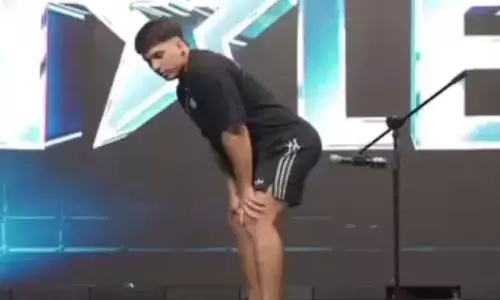 పొట్టలో నుంచి గ్యాస్ వదులుతూ గిన్నీస్ రికార్డ్.. వీడియో వైరల్! పొట్టలో నుంచి గ్యాస్ వదులుతూ గిన్నీస్ రికార్డ్.. వీడియో వైరల్!