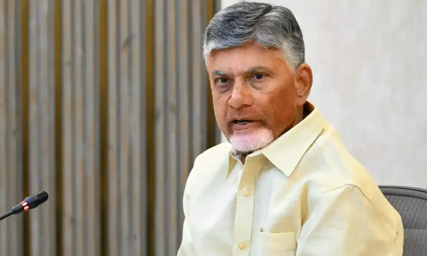 బాబు మరీ ఇంత మెతకా... ఎందుకిలా ..! బాబు మరీ ఇంత మెతకా... ఎందుకిలా ..!