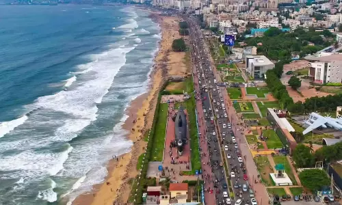 డేటా సెంటర్లతో విశాఖ ఎలా మారనుంది? నగరం రూపురేఖలపై సరికొత్త చర్చ