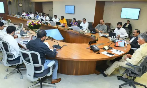 క్యాబినెట్ భేటీ:  విమ‌ర్శ‌లు రాకుండా ఎలా ఉంటాయి బాబూ!?