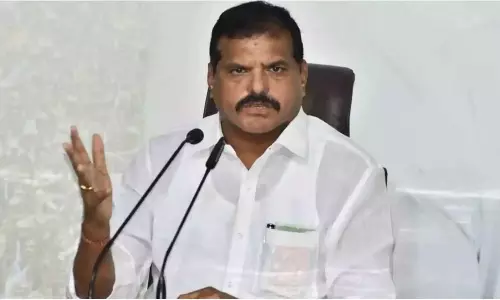 బొత్సని అల్లల్లాడిస్తున్నారుగా...వెనక ఉన్నది ఎవరో తెలుసా ? బొత్సని అల్లల్లాడిస్తున్నారుగా...వెనక ఉన్నది ఎవరో తెలుసా ?