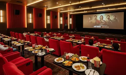 థియేటర్ లో ఫుడ్ టేబుల్.. అసలు ప్రాబ్లమ్ ఏమిటంటే..
