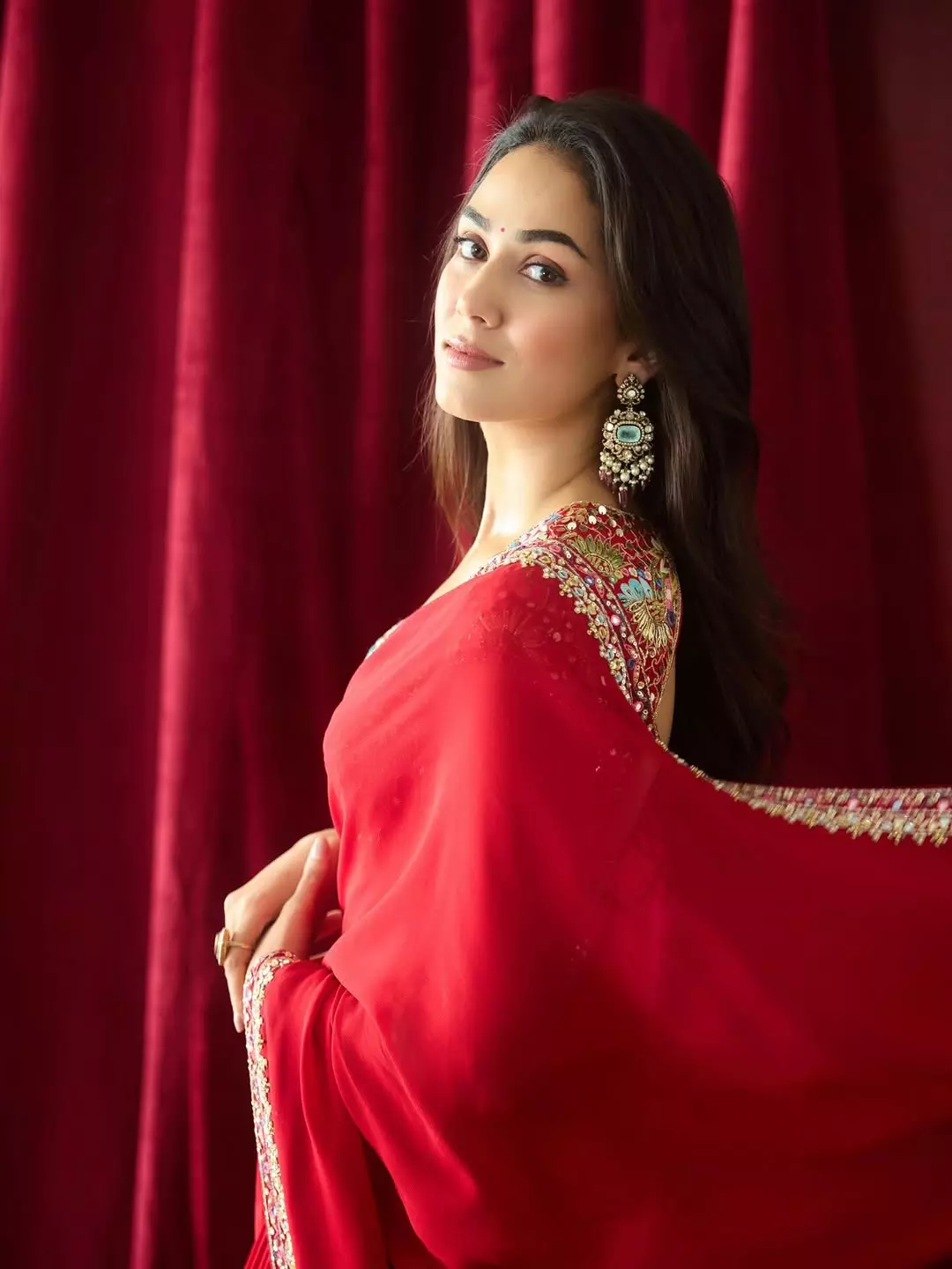 Mira Kapoor Glows Ahead of Karwa Chauth