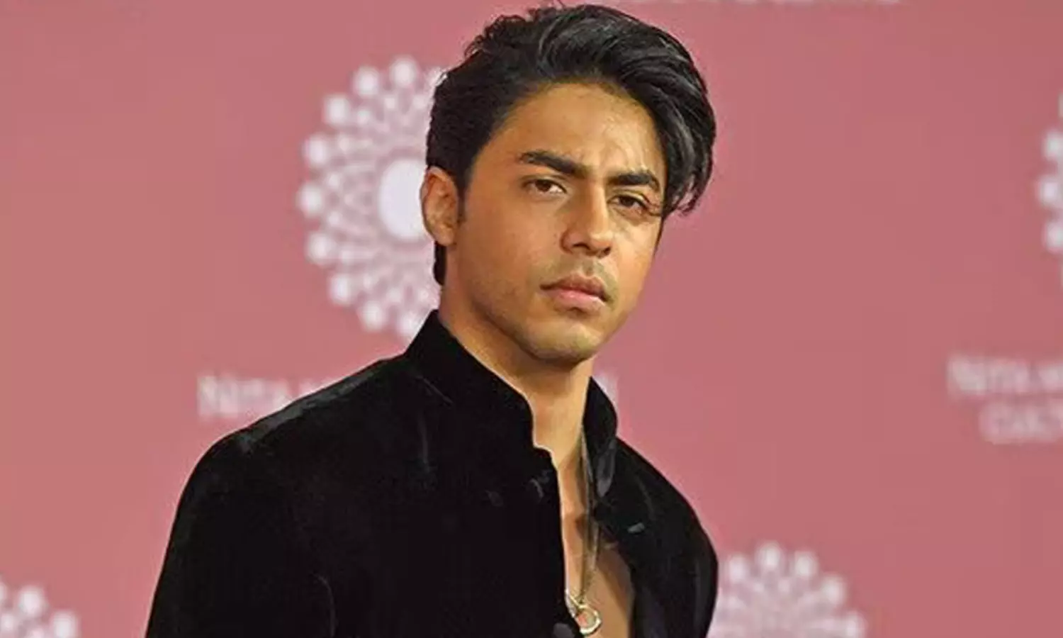 27 ఏళ్లకే రూ.80కోట్లకు అధిపతి.. ఆర్యన్ ఖాన్ లగ్జరీ లైఫ్, సంపాదన! 27 ఏళ్లకే రూ.80కోట్లకు అధిపతి.. ఆర్యన్ ఖాన్ లగ్జరీ లైఫ్, సంపాదన!