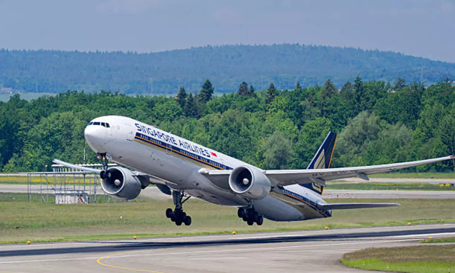 చలో సింగపూర్.. వచ్చేనెల నుంచి విమాన సర్వీసులు చలో సింగపూర్.. వచ్చేనెల నుంచి విమాన సర్వీసులు