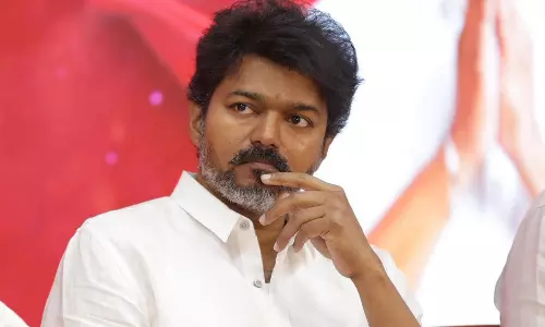 అనుభవం, స్వానుభవం... మధ్యలో విజయ్  పొలిటికల్  ఫ్యూచర్!