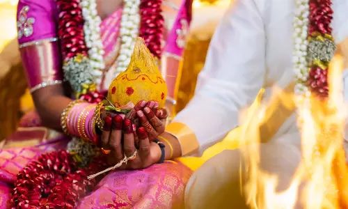 డార్లింగ్ మూవీ సీన్ రిపీట్.. నిస్వార్థమైన స్నేహం.. ఎక్కడో ఏంటో తెలుసా?