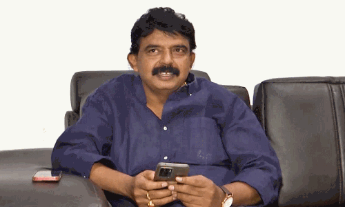 పేర్ని వాయిస్ ఒక్క‌టే వినిపిస్తోంది.. ఈ న‌యా గేమ్ ఏంటి...?