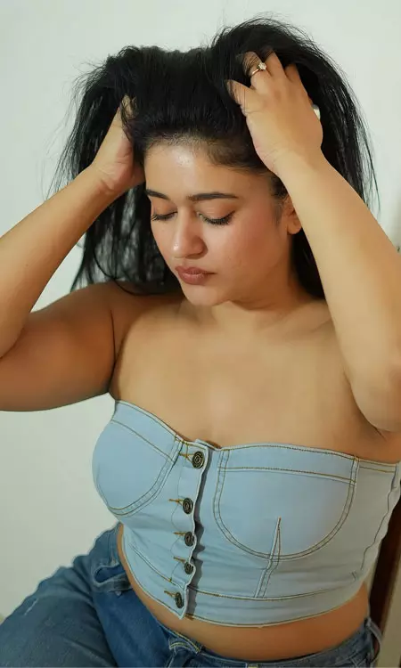 Poonam Bajwa�s Casual Yet Trendy Instagram Look