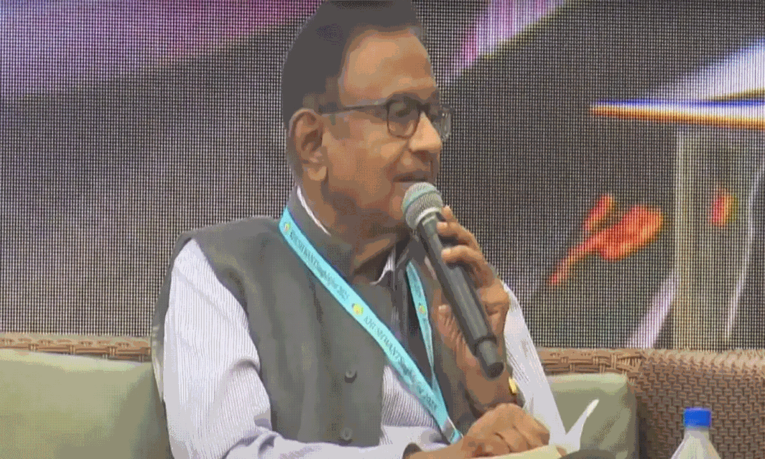 మాటల తూటాలు: కాంగ్రెస్కు.. చిదం.. భారం! మాటల తూటాలు: కాంగ్రెస్కు.. చిదం.. భారం!