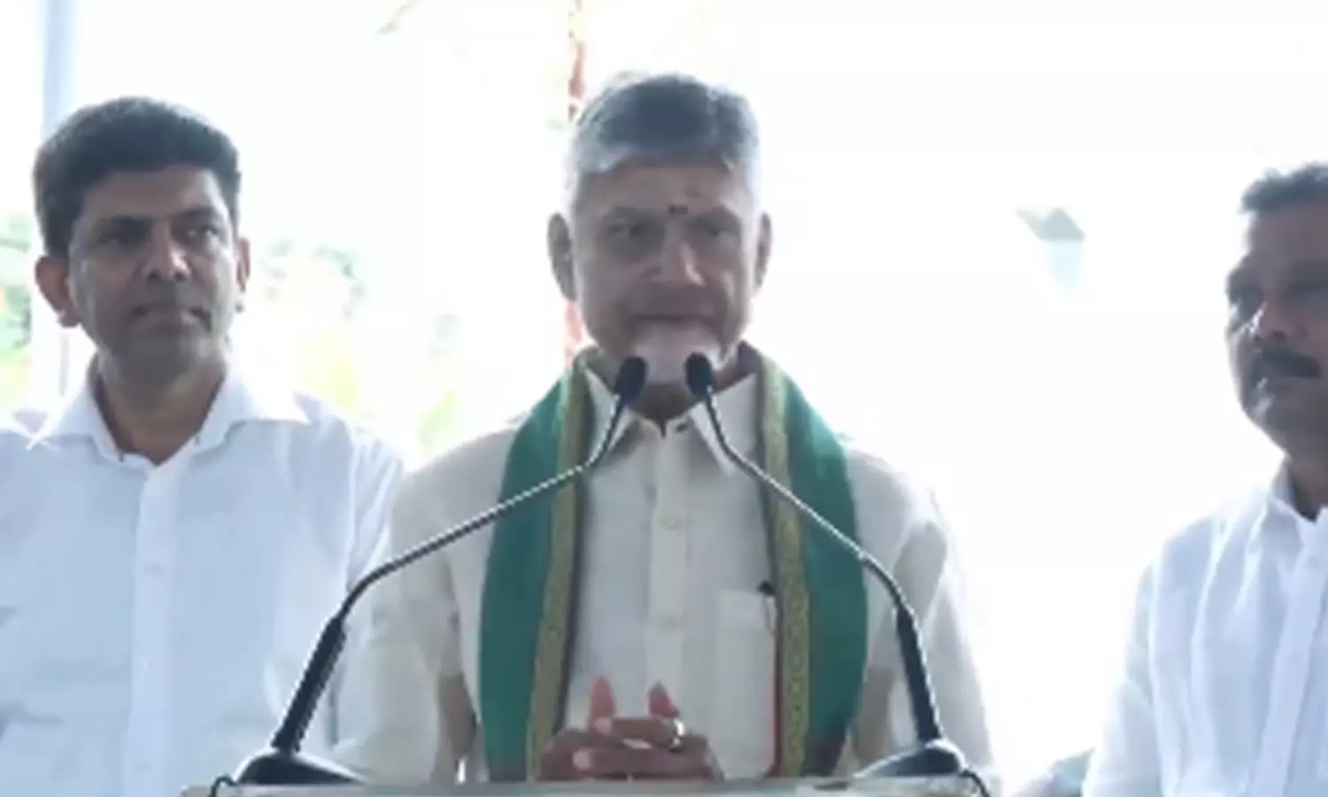 ప్రతి రోజూ వేంకటేశ్వర స్వామిని ప్రార్థిస్తున్నా... సీఎం చంద్రబాబు ఆసక్తికర వ్యాఖ్యలు ప్రతి రోజూ వేంకటేశ్వర స్వామిని ప్రార్థిస్తున్నా... సీఎం చంద్రబాబు ఆసక్తికర వ్యాఖ్యలు