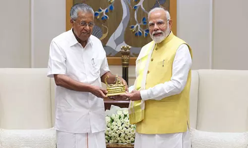 మోడీకి మ‌రో సీఎం దొరికాడు:  కేర‌ళ‌లో ఆడేసుకుంటున్నారు!