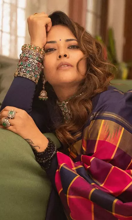 Anasuya Bharadwaj Slays Saree Mood