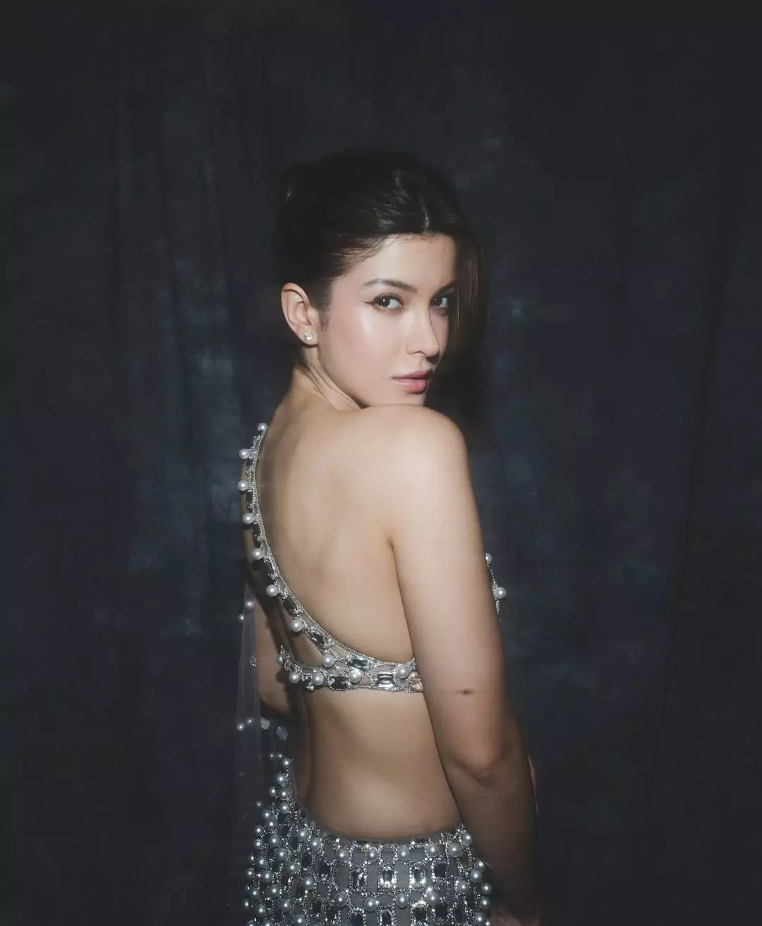 Shanaya Kapoor glams up in Manish Malhotra saree