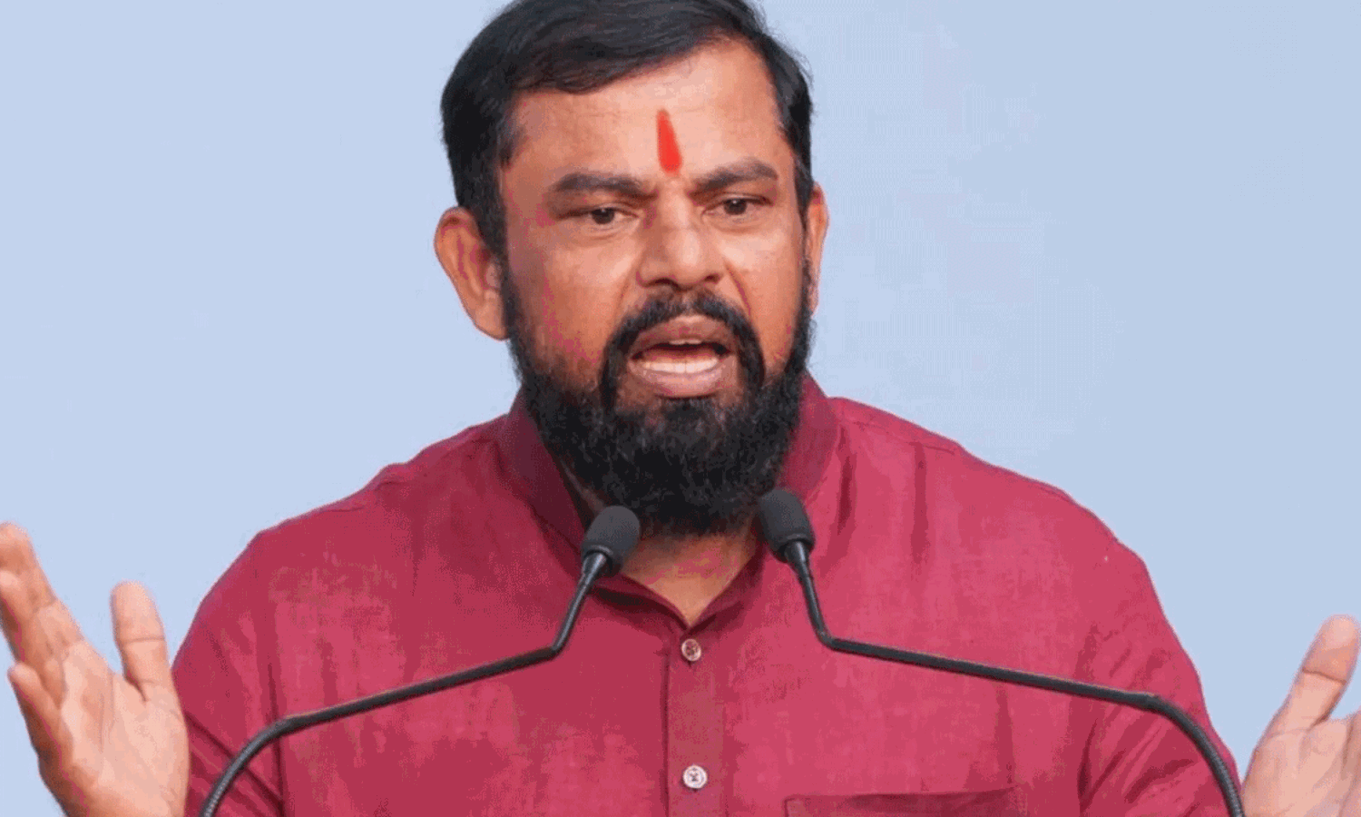 తెలంగాణ బీజేపీలో అంతర్గత పోరు: కిషన్ రెడ్డిపై రాజాసింగ్ సంచలన వ్యాఖ్యలు! తెలంగాణ బీజేపీలో అంతర్గత పోరు: కిషన్ రెడ్డిపై రాజాసింగ్ సంచలన వ్యాఖ్యలు!