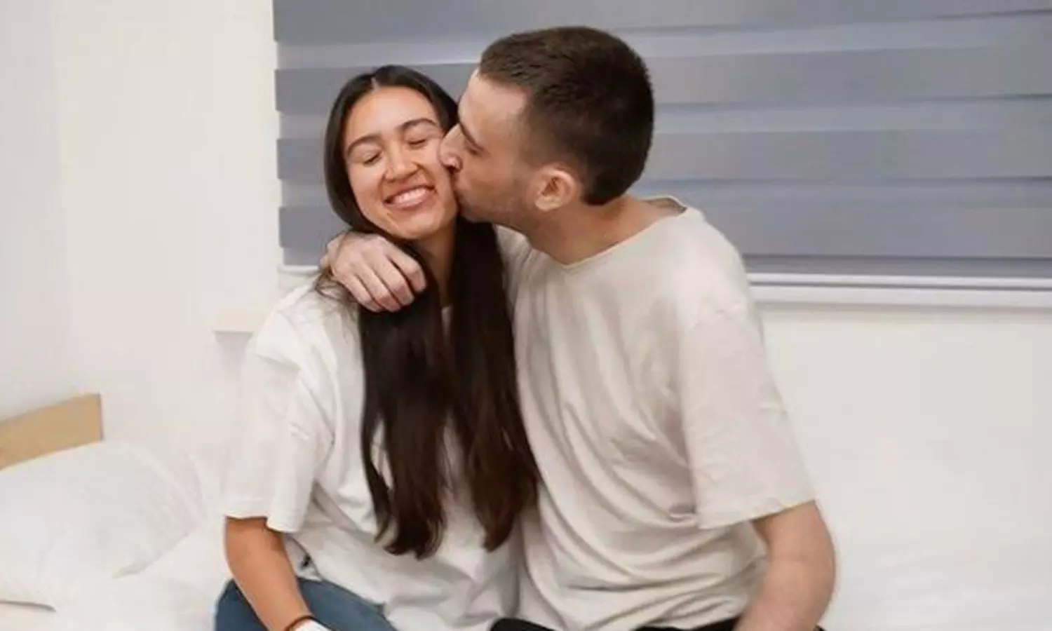 యుద్ధం దాటిన అనురాగం: ప్రేమ బంధాల బలం యుద్ధం దాటిన అనురాగం: ప్రేమ బంధాల బలం