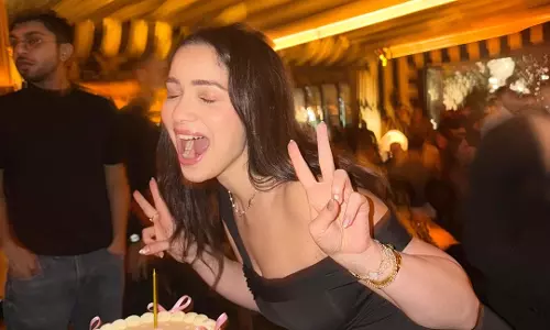 Sara Tendulkar celebrates her 28th birthday with love, laughter and cake
