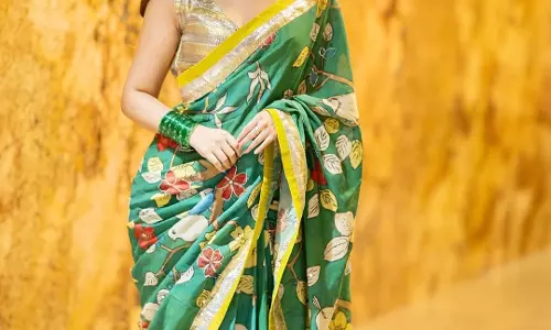 Anu Emmanuel Looks Graceful in Her Green Saree