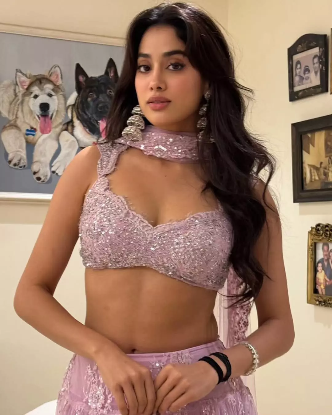 Janhvi Kapoor adds grace to every frame Janhvi Kapoor adds grace to every frame