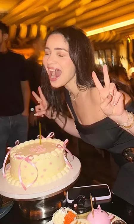 Sara Tendulkar celebrates her 28th birthday with love, laughter and cake