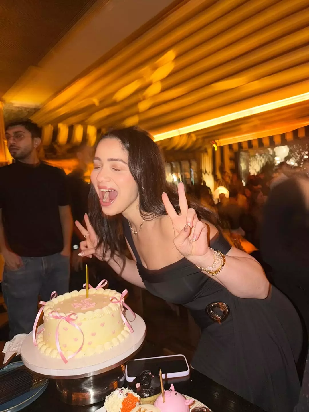 Sara Tendulkar celebrates her 28th birthday with love, laughter and cake Sara Tendulkar celebrates her 28th birthday with love, laughter and cake