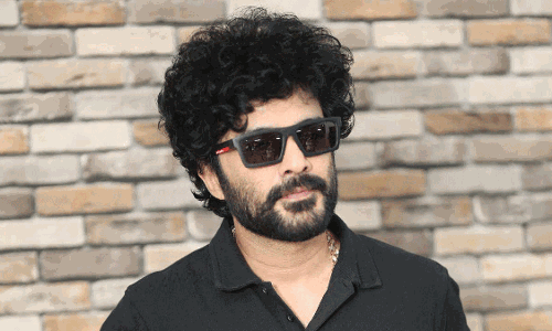 Siddu Jonnalagadda Warns Reporters, Says Think Before Speaking