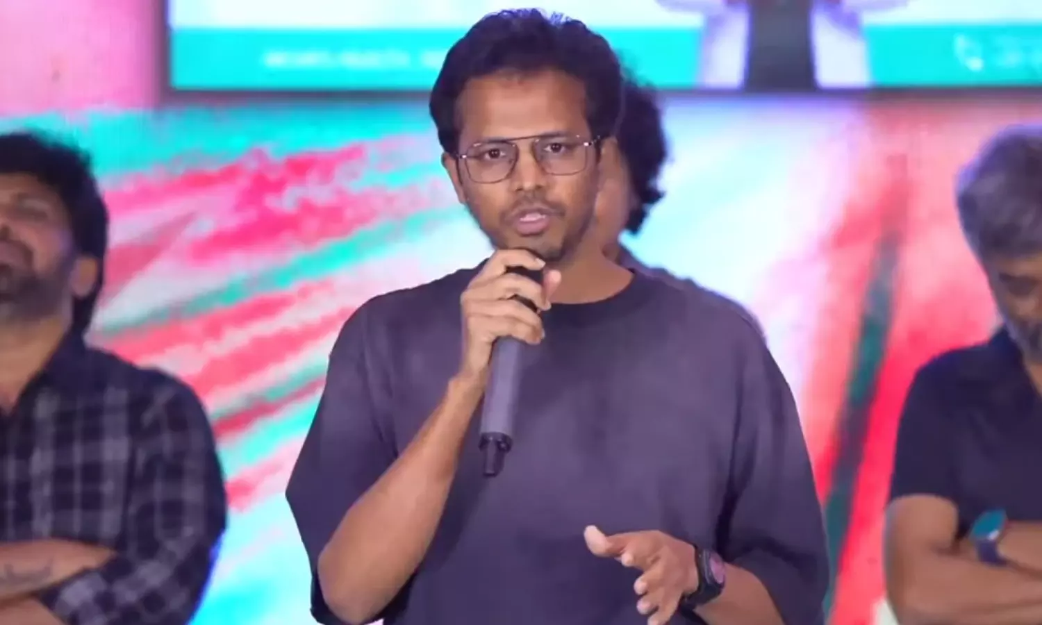 విజయ్ దేవరకొండ విశ్వరూపం.. ఫ్యాన్స్ మార్క్ చేసుకోవాల్సిందే..!