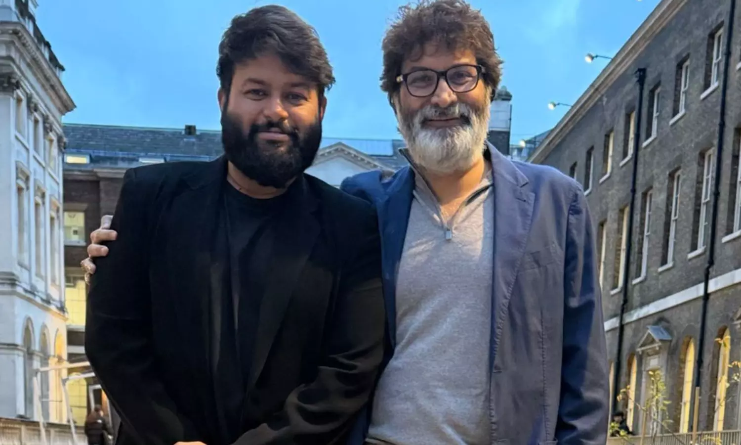 త్రివిక్రమ్‌ - తమన్‌... ఎవరు ఎవరికి హ్యాండ్‌ ఇచ్చారు?