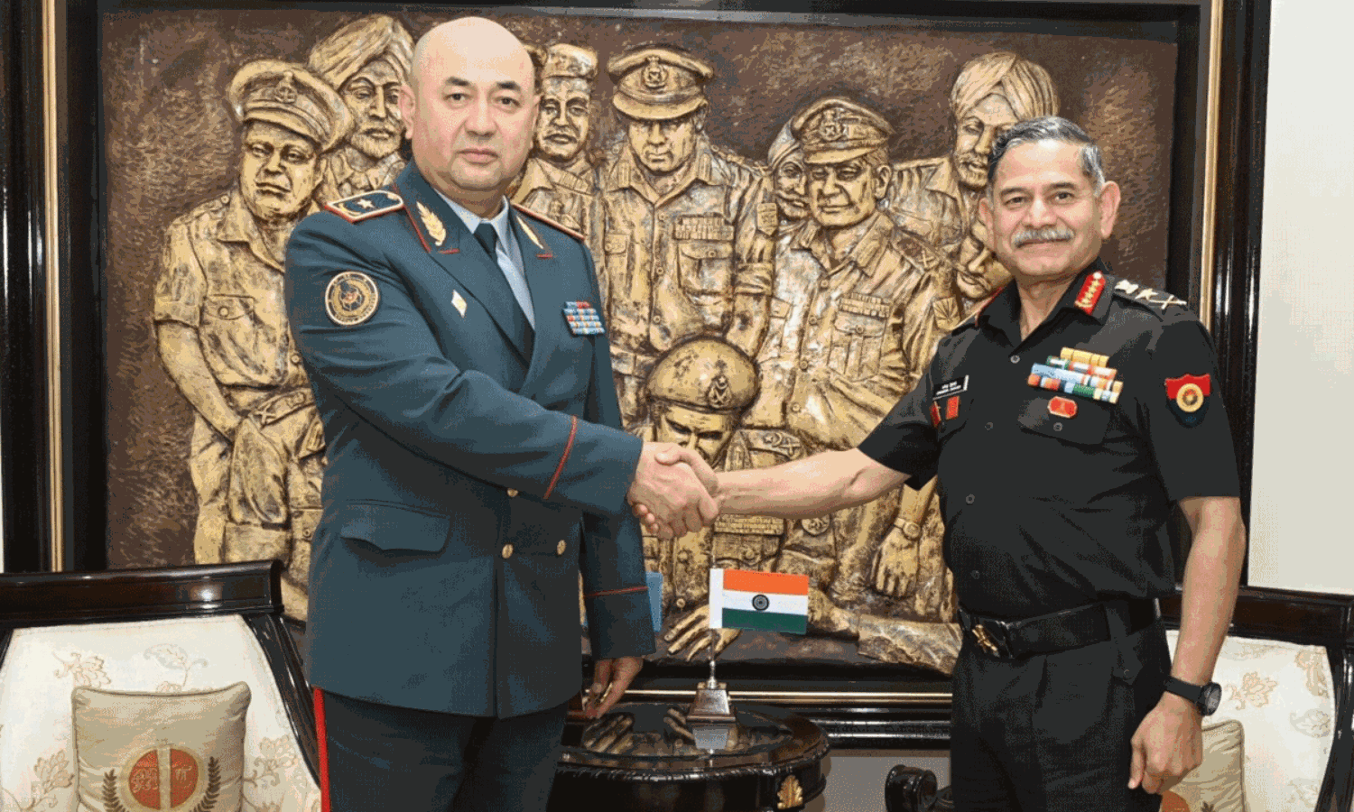 పాక్  ను ట్రోల్  చేస్తున్న భారత సైన్యం... ఈ పిక్  వేరే లెవెల్  అంతే..!