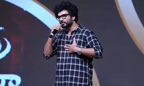 కత్తి లేకుండా.. రక్తం కారకుండా.. సిద్ధు సూపర్ స్పీచ్..! కత్తి లేకుండా.. రక్తం కారకుండా.. సిద్ధు సూపర్ స్పీచ్..!