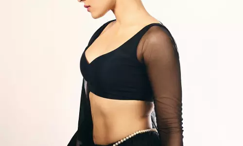 Rashmika Mandanna Dazzles in Saree During Thamma Promotions Rashmika Mandanna Dazzles in Saree During Thamma Promotions