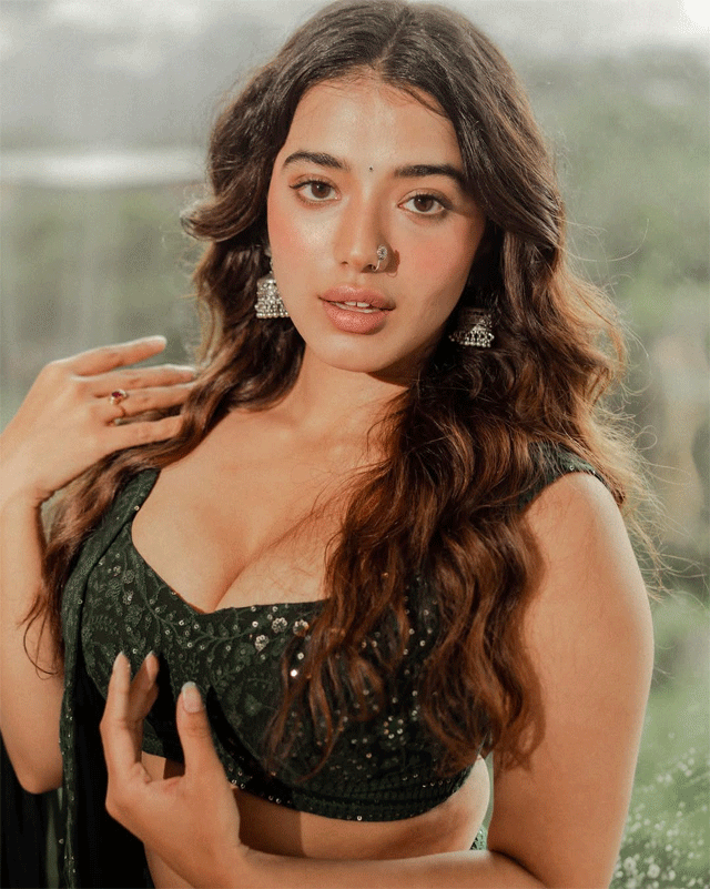 Ketika Sharmas Stunning Green Allure Ketika Sharmas Stunning Green Allure