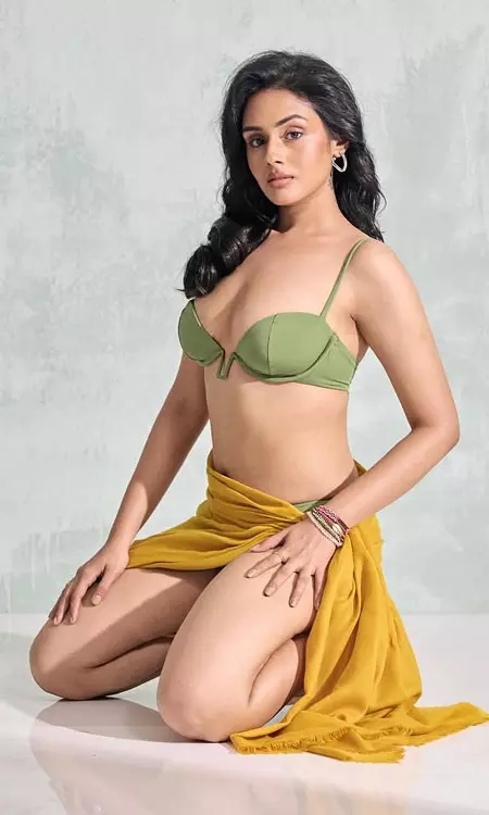 Anushka Janarthanan Prove Shes a True Fashion Star
