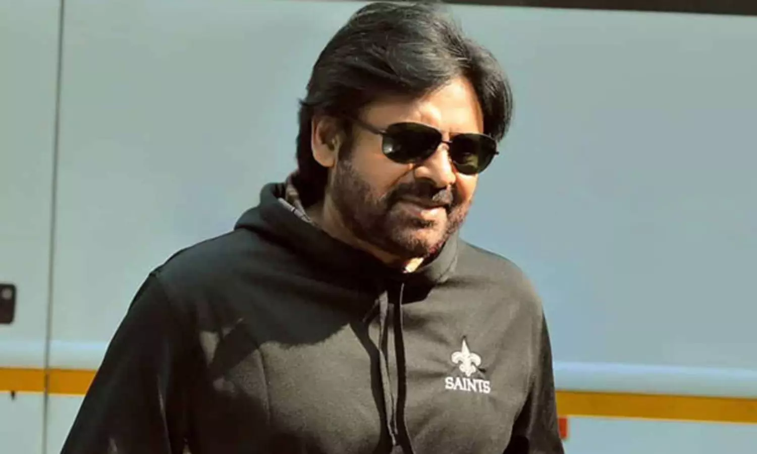 పవన్ స్పీడ్కు తగ్గ డైరెక్టర్స్.. ఈ కోలీవుడ్ కాంబో సెట్టయితే అరాచకమే.. పవన్ స్పీడ్కు తగ్గ డైరెక్టర్స్.. ఈ కోలీవుడ్ కాంబో సెట్టయితే అరాచకమే..