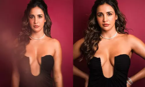 ఐషా శర్మ.. హీటెక్కించేలా గ్లామర్ సెగలు