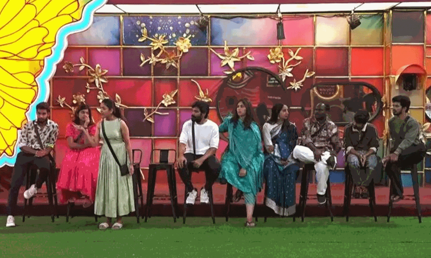 బిగ్ బాస్ 9.. బాబోయ్ అయేషా ఏంటిది.. సుమ గౌరవ్ సూపర్ హిట్..!